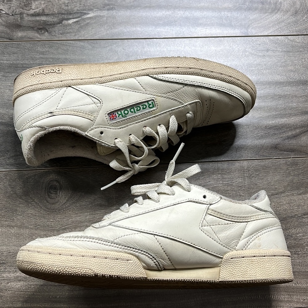 Women Reebok shoes - Picture 3 of 3
